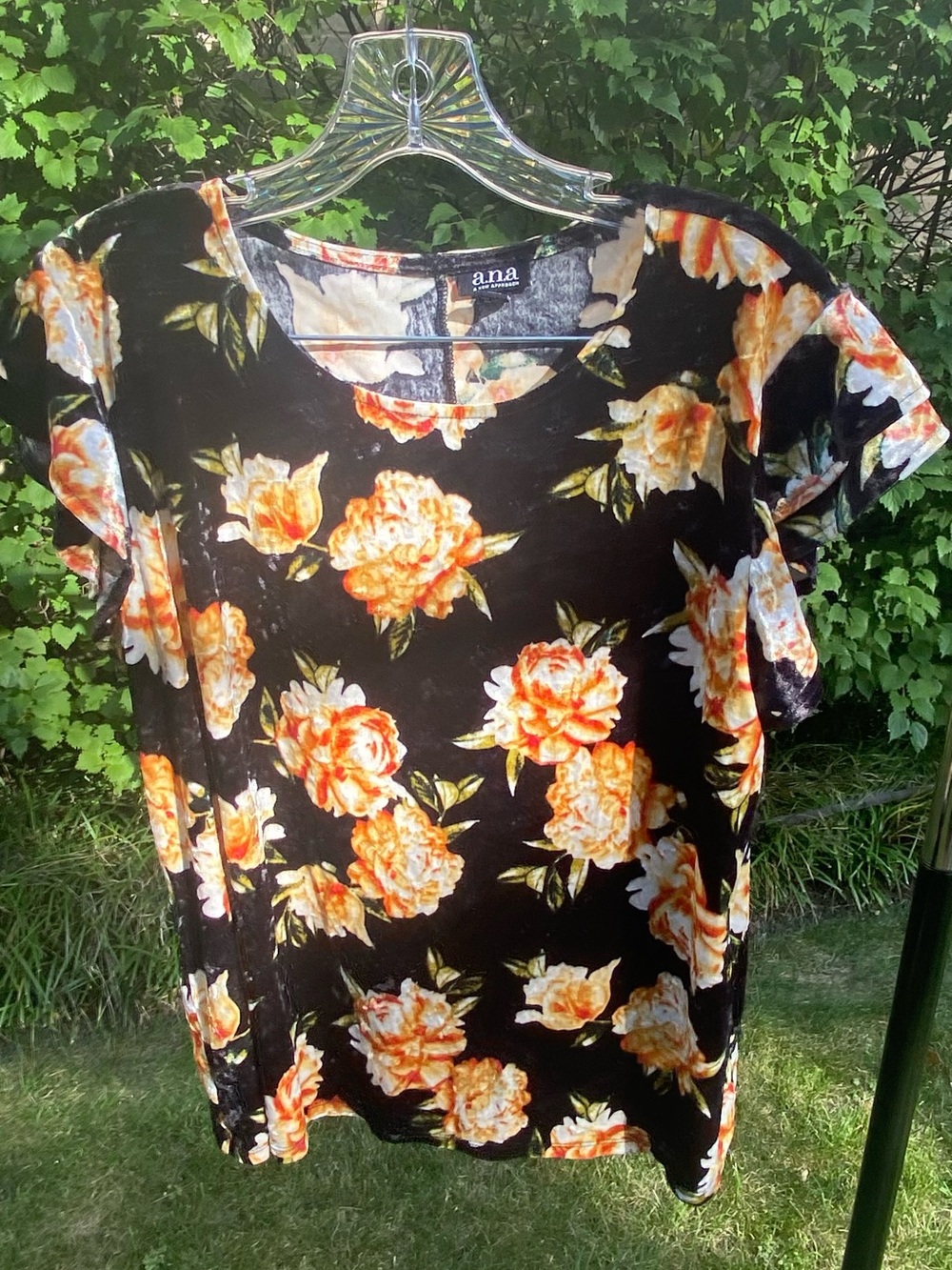 a.n.a Black Short Sleeve Top with Orange Floral Print Velvet Soft Size XL